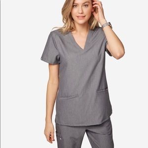 NWOT Casma - Graphite
Three-Pocket Scrub Top
